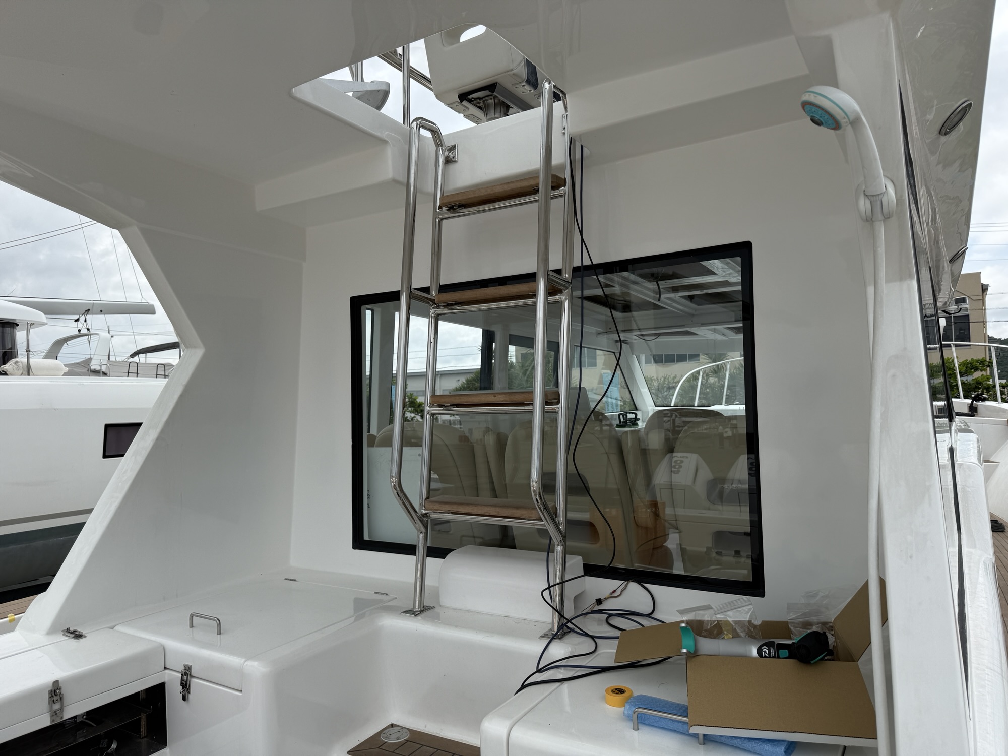 チャーターボートトライデント　改造順調に進んでます