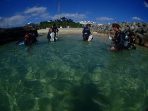 沖縄 ビーチクリーン