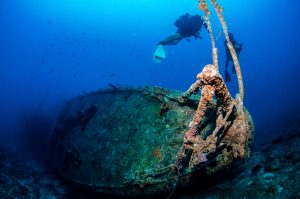 エモンズ　ダイビング！