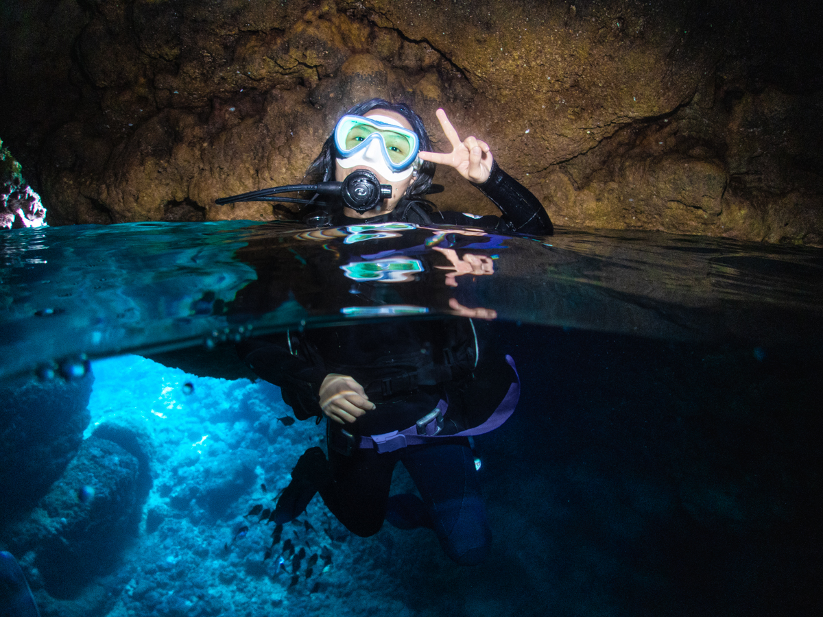 沖縄　青の洞窟ファンダイビング透明度がいいね